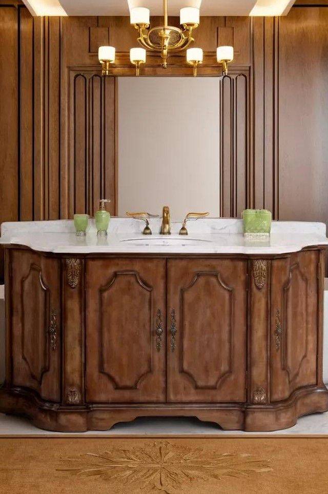 Grand Antique Royal Vanity